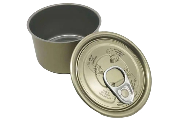 How is the corrosion resistance of epoxy phenolic gold lacquer reflected when it is used in beverage cans and food cans?